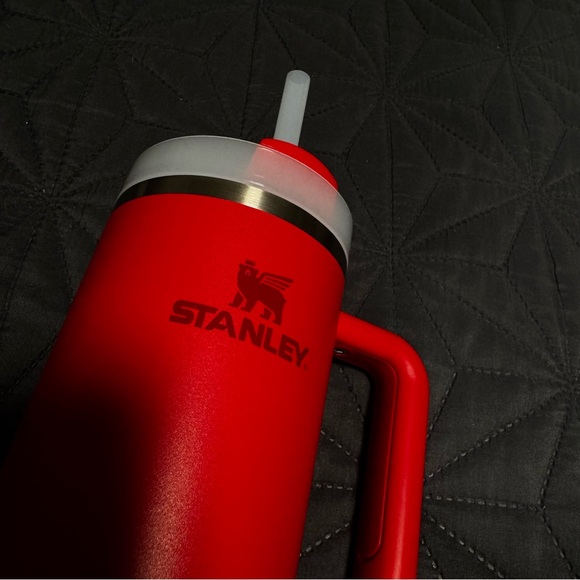 Stanley Red Insulated Travel Mug with Handle and Straw - Picture 4 of 8